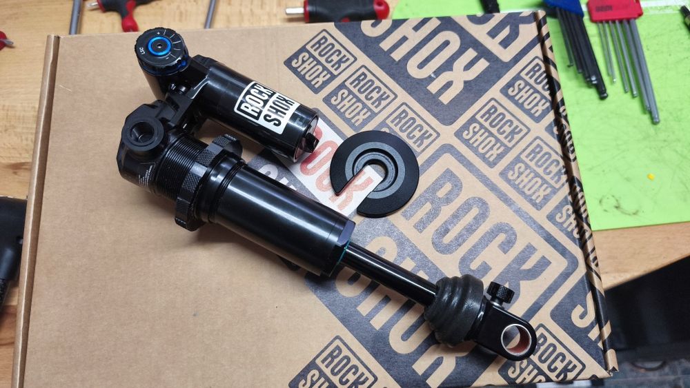 Amortizor  Rock Shox Vivid Coil 205x65 NOU