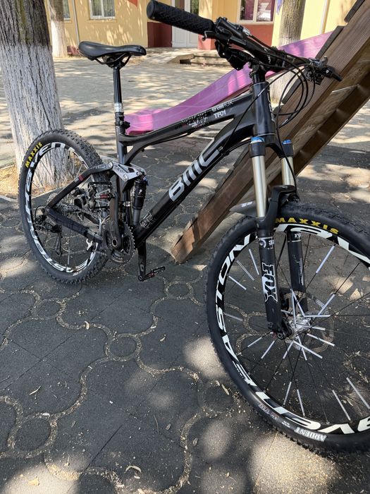 Bicicleta xc full carbon bmc