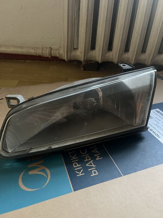 Камри 20 фара левая оригинал