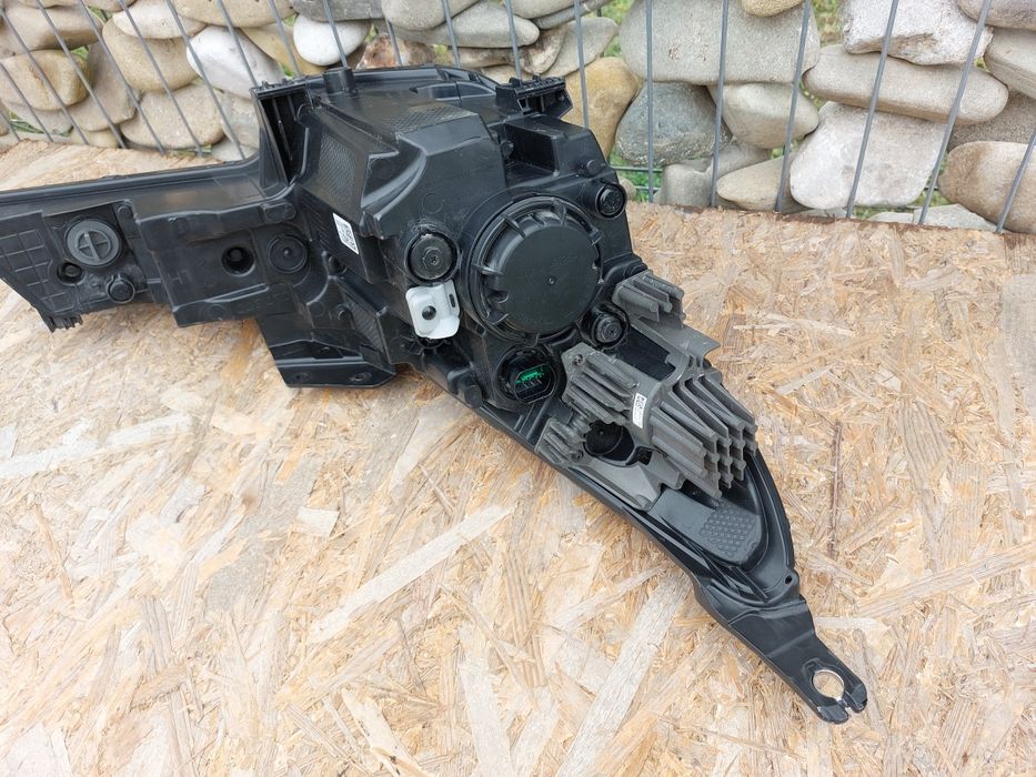 Far stanga hyundai elantra 7 halogen led dupa anul 2020 cod 92101aa original