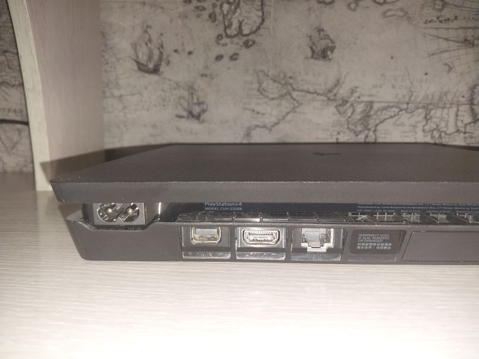 Продам sony Playstation 4 slim