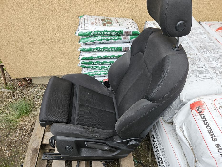 Scaune Q5 si banchete