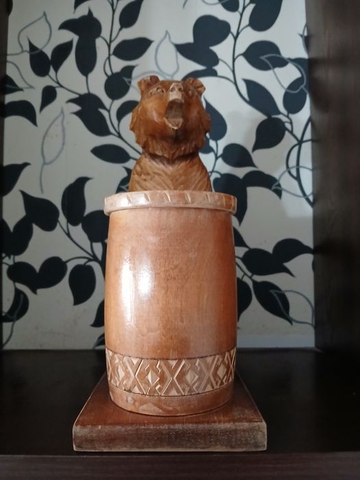 Статуэтка "Медведь с мёдом"