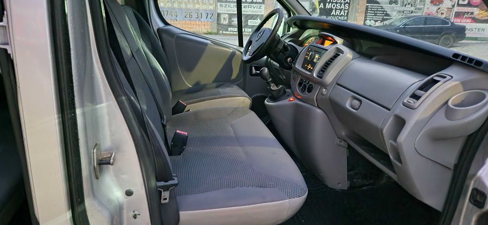 Opel Vivaro 2.0 cdti 8+1 pers, model long