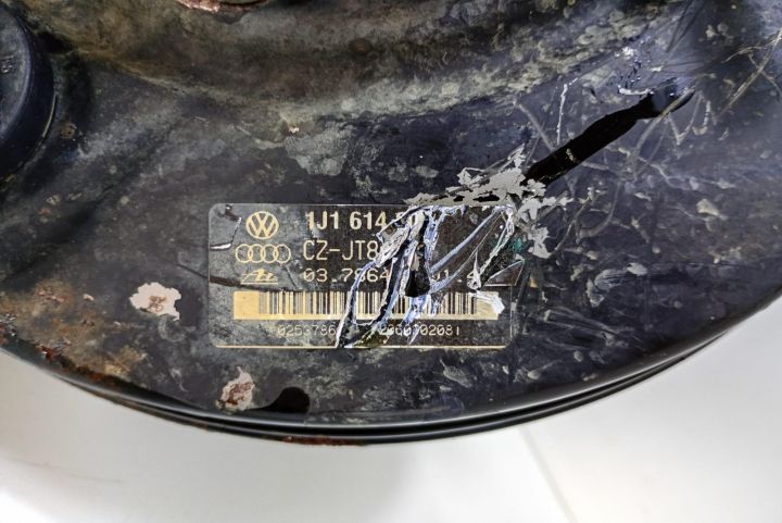 Tulumba frana cu pompa centrala Volkswagen VW Golf a 4-a generatie