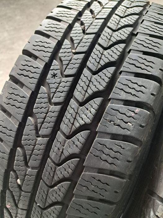 4 anvelope iarnă 215 65 R16C Goodyear