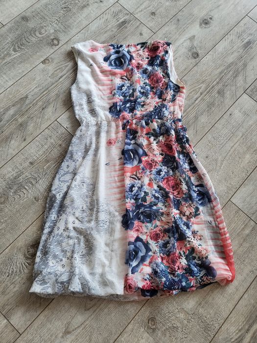 Различни модели рокли размер М