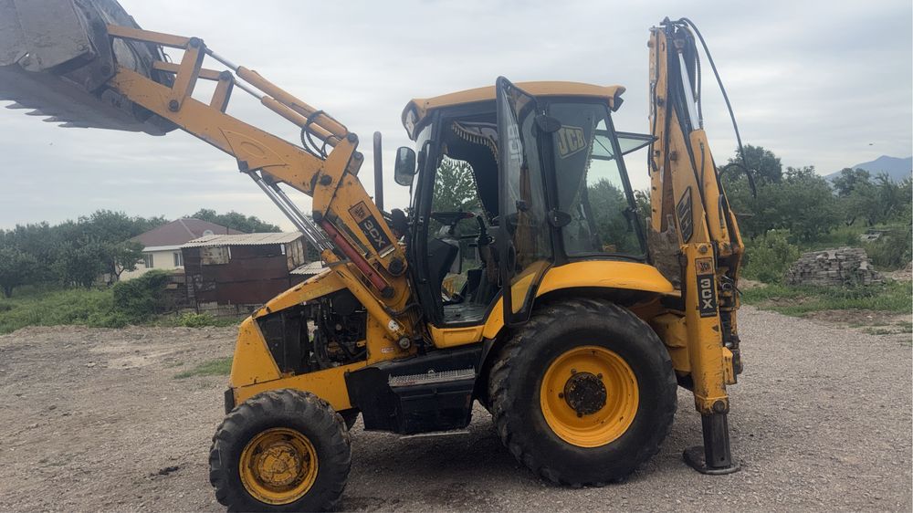 Продам три в одном JCB