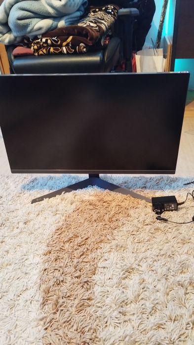Monitor LG 180 de hz vănd sau schimb cu un telefon