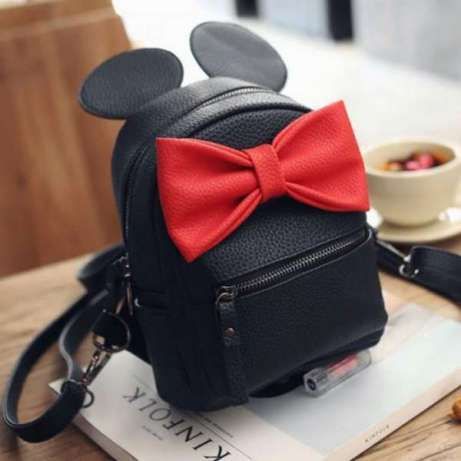 дамска раница кожена мики маус с червена сладурска панделка ново чанта