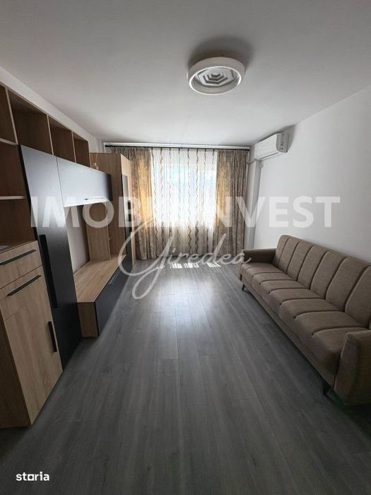 Apartament complet renovat, 3 camere, 2 locuri de parcare | Cetate