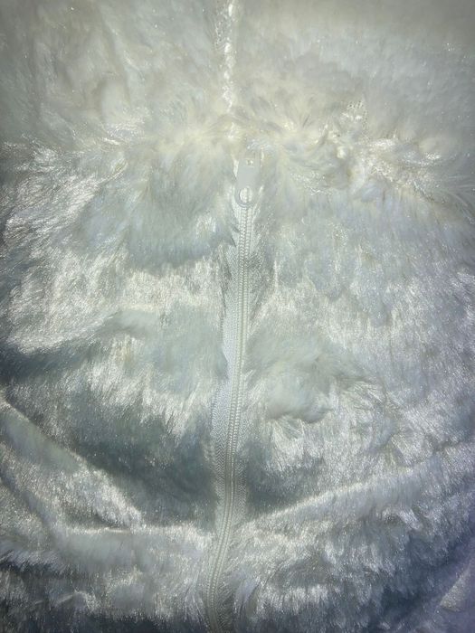 Белая,плюшевая мишка