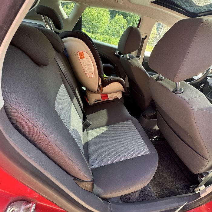 Se vinde! SEAT IBIZA ;1.4 Benzină; 2009 ;200000 km; 3300€ (negociabil)
