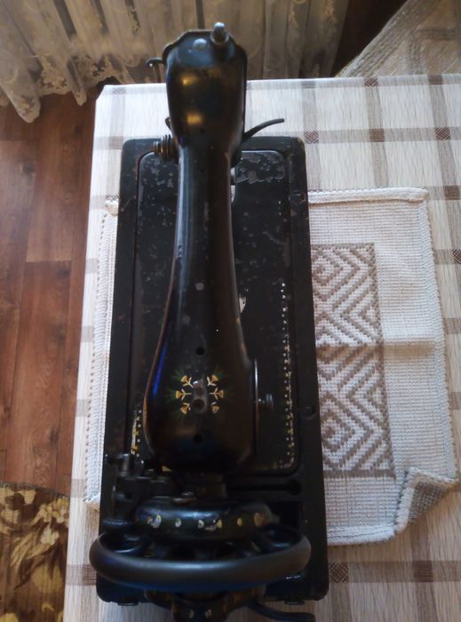 Швейная машина ручная