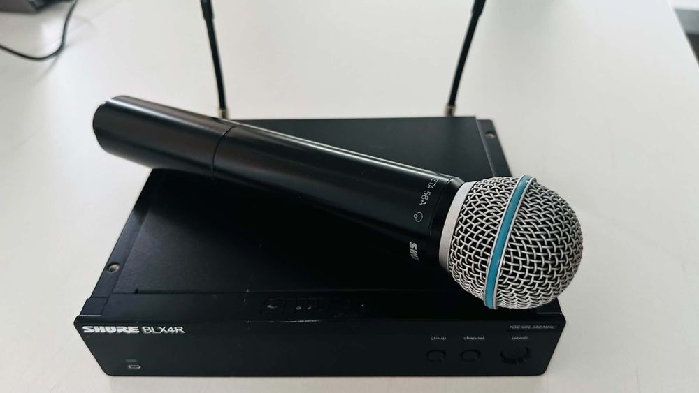Shure Beta 58A cu BLX 4 R Microfon wireless