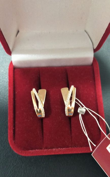 Новые золотые серьги 585 пробы