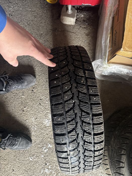 Продам зимние шины