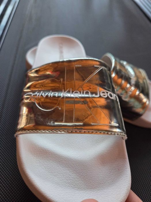 Чехли Calvin Klein