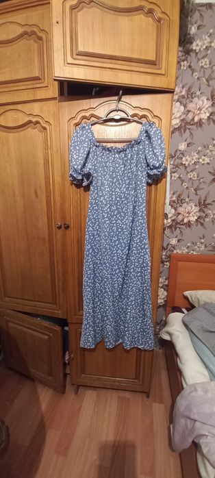 Продам платья женские