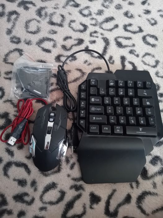 Tastatura si mouse pentru telefon