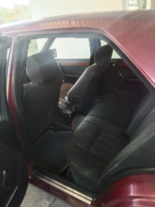Продается Mercedes E 200