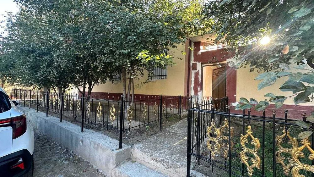 Тайёр намунали уй сотилади,