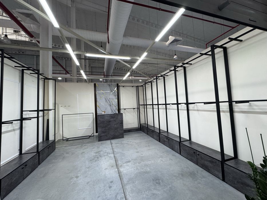 Стойка для одежды, ресепшн