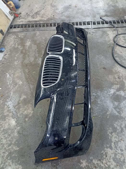 Продажа бампер с фарами