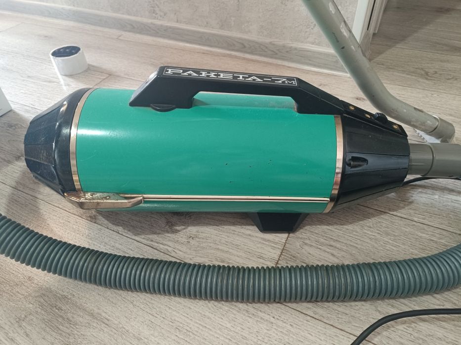 Пылесос Ракета 1976г