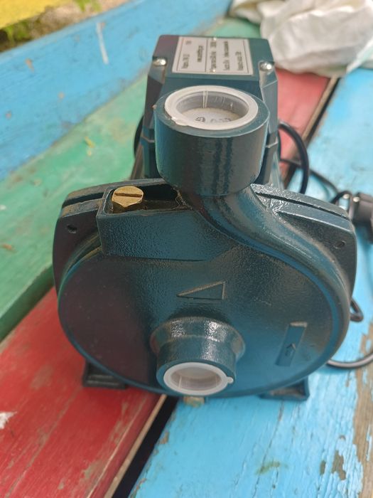 Насос поливной новый.