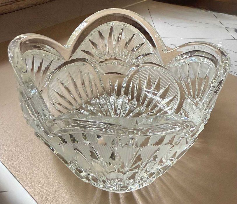 Хрустальная ваза