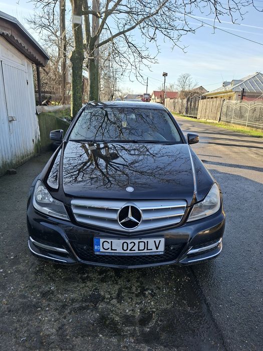 Vând mercedes C 2011 Facelift