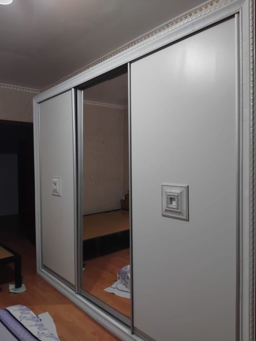 Шкаф купе с диваном