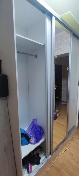 Шкаф-купе белый,