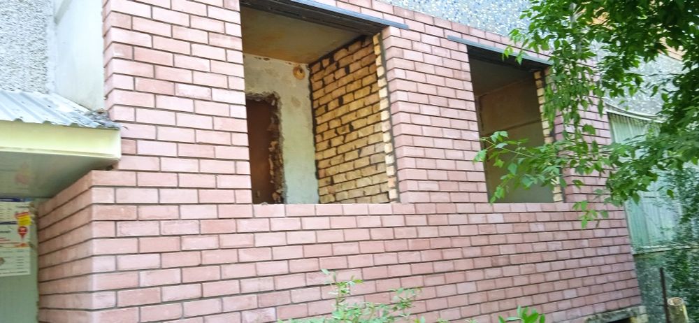 Balkonga g'isht teramiz,Kladka balkon . Керпичная кладка