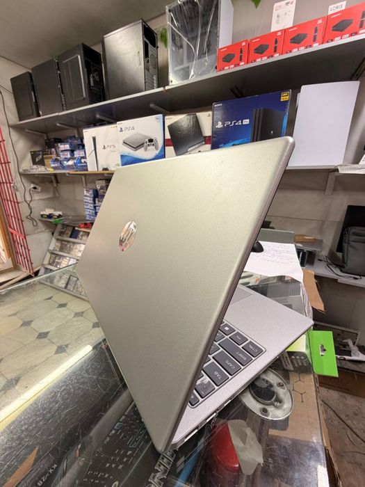 Продаетчя ноутбук HP