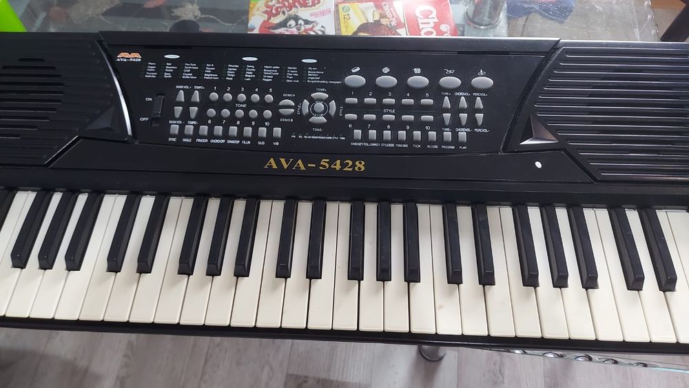 Продам сентезатор