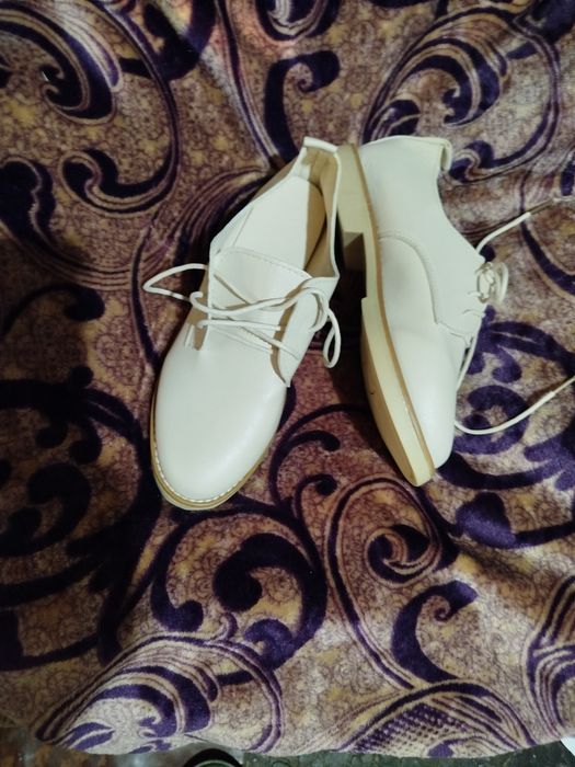 Лоферы и ботики новые