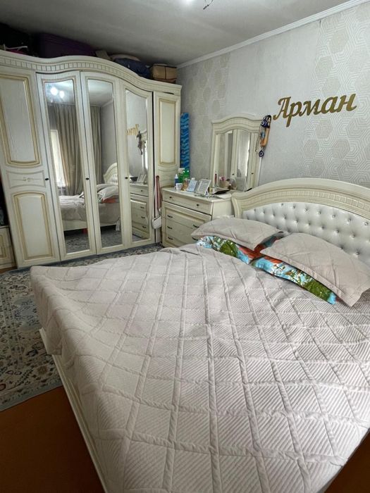 продается  спальный гарнитур