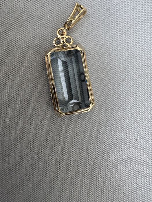 Pandantiv aur acvamarin