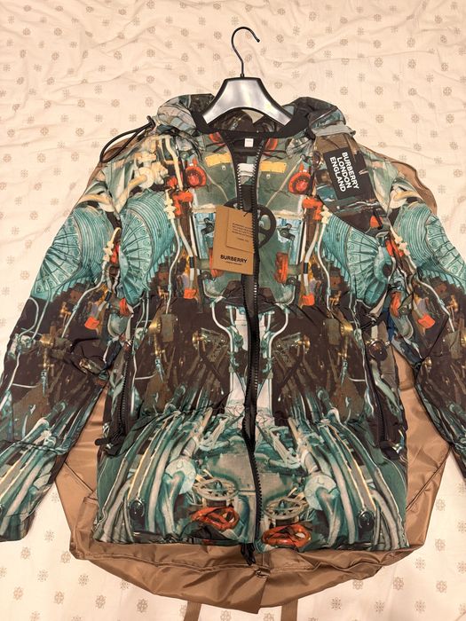 Продавам оригинално яке Burberry
