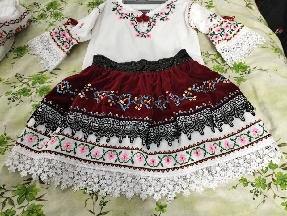 Costum popular fetițe