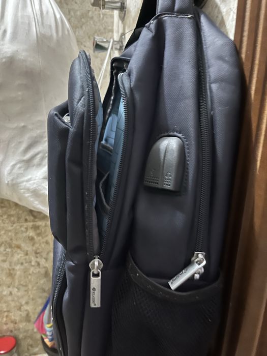 Рюкзак тёмно-синий в отличном состоянии