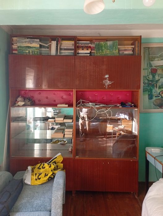 Шкаф сервант, диван и 2 кресло/кровать.