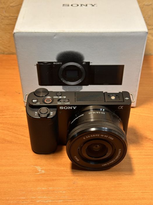 Sony zv-e10 с объективом 16-50