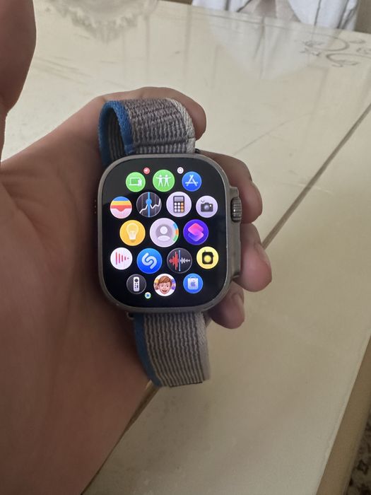 Apple Watch Ultra 2 49mm Titanium Case