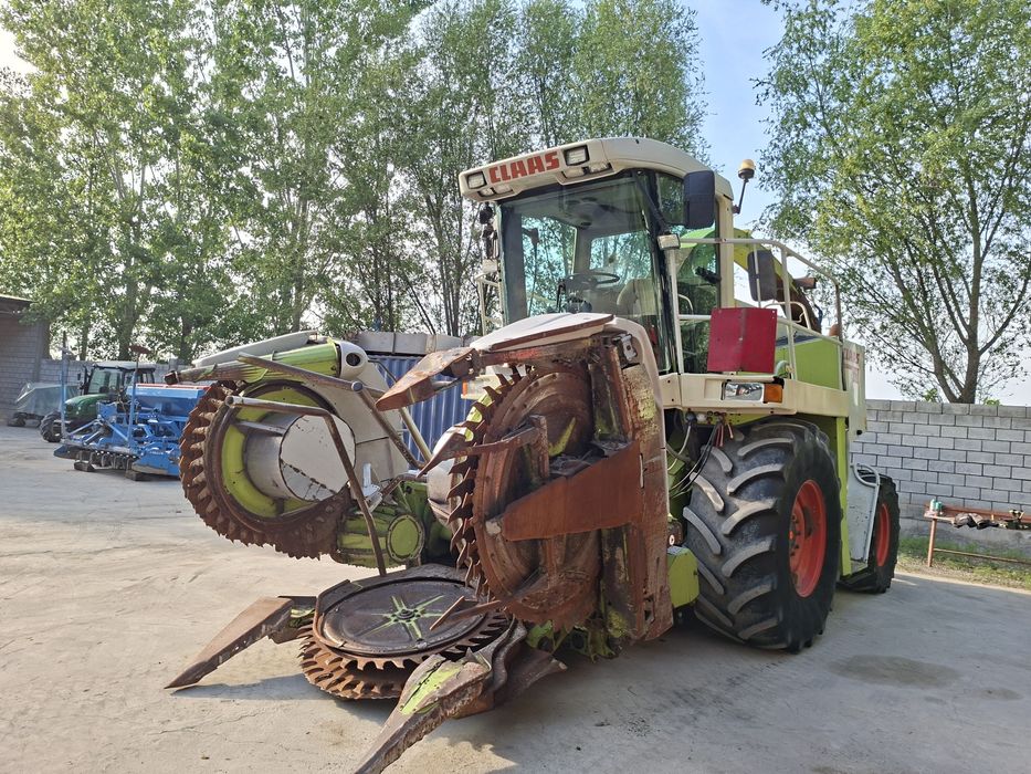 2000 yil Yaguar 860 sotiladi