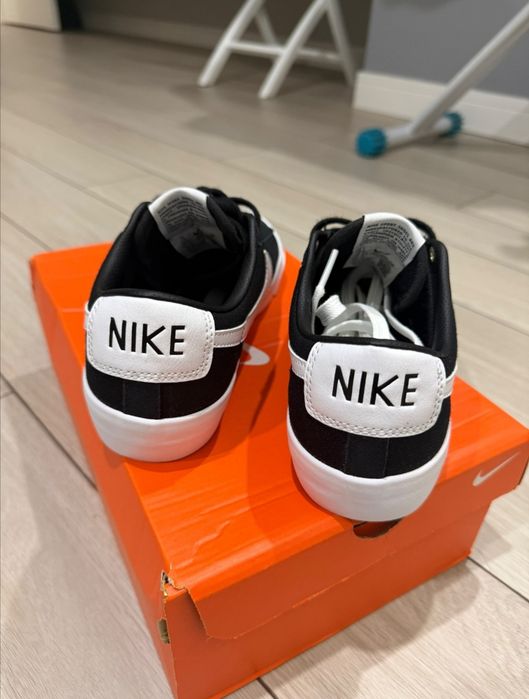 Кроссовки женские Nike