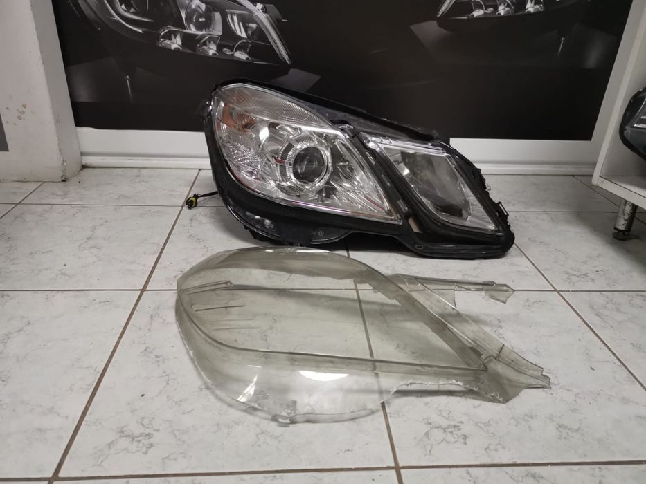 Mercedes W212 W207 Смяна Стъкла Фар Фарове