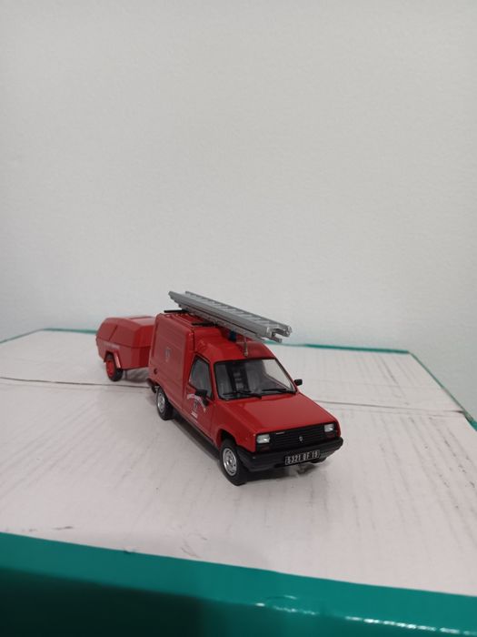 Macheta Renault Express 1 43